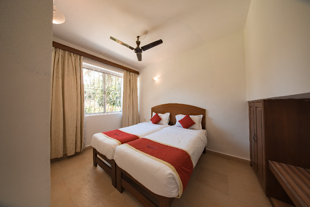 Deluxe Room room image 13