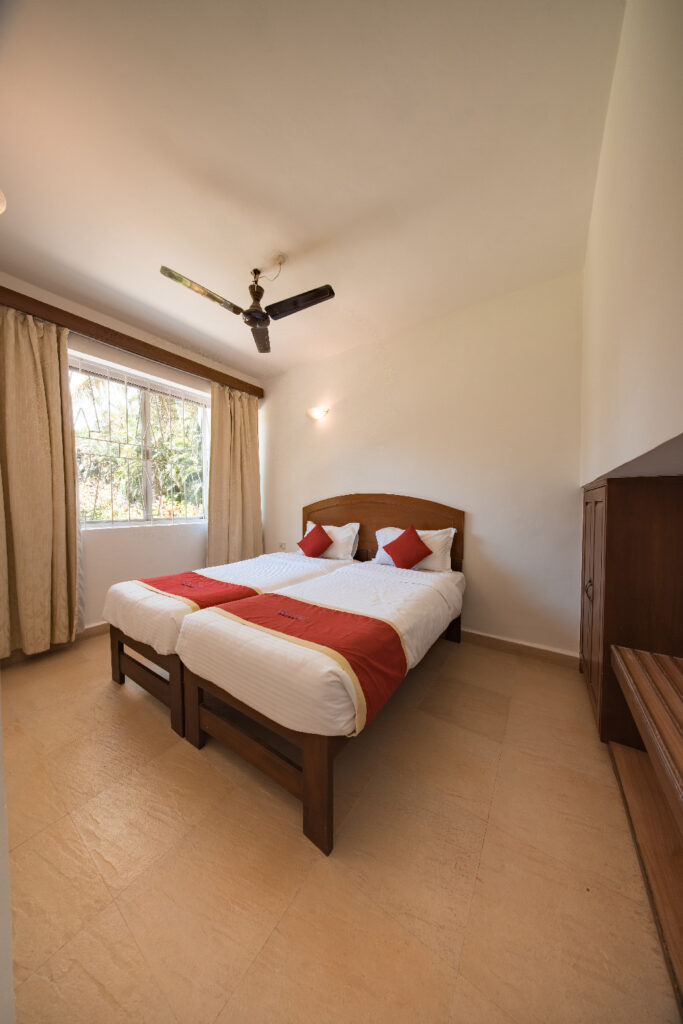 Deluxe Room room image 12