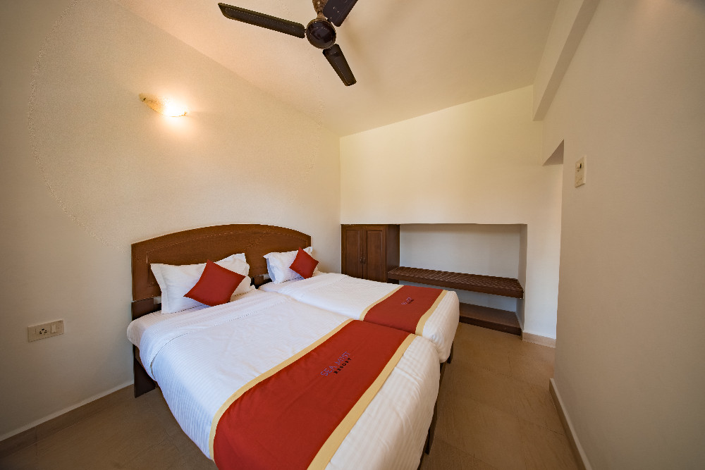 Deluxe Room room image 11