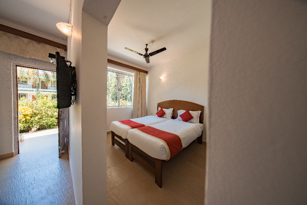 Deluxe Room room image 7