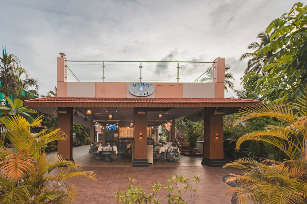 Sea Mist dining gallery image 1